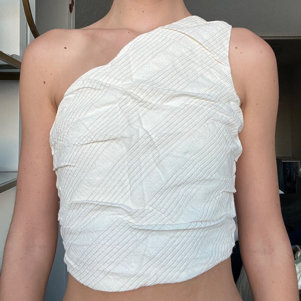 Asymmetrical top